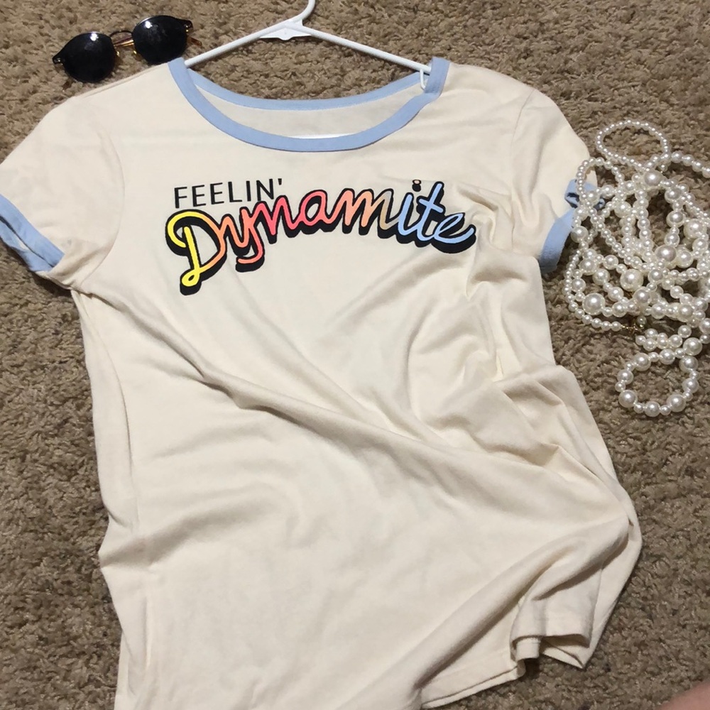 Arizona “feelin dynamite” t-shirt. size L
